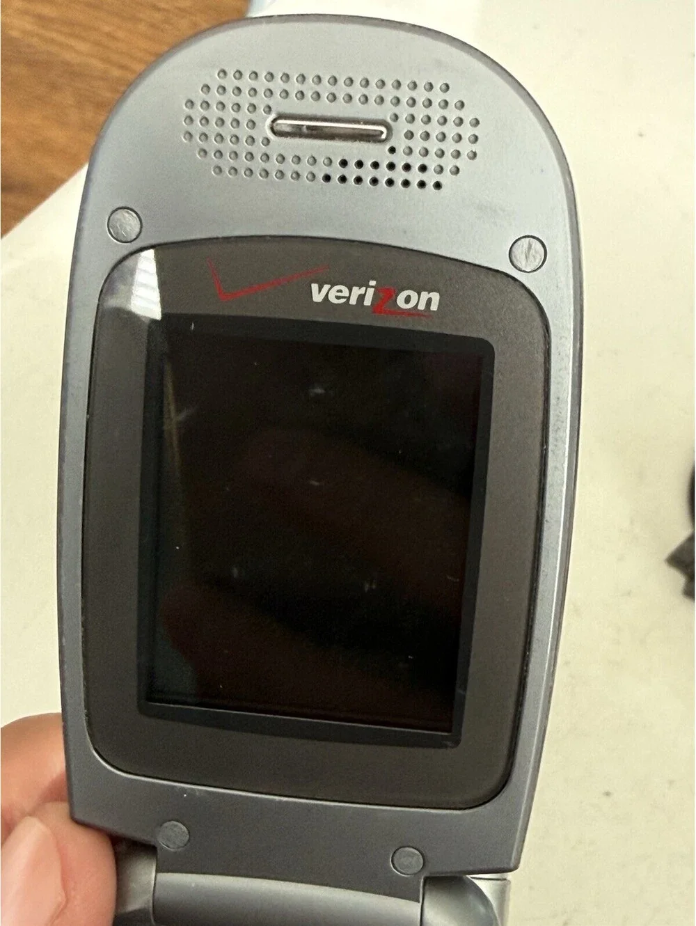 LG VX5300 Silver 128x160 Pixels Bluetooth Soft Keys (Verizon) Flip Cell Phone